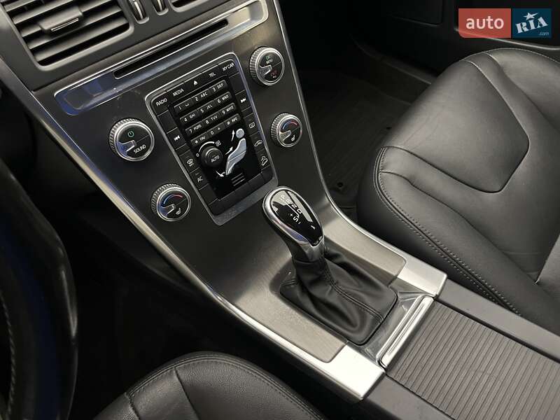 Позашляховик / Кросовер Volvo XC60 2015 в Києві фото 19 Позашляховик / Кросовер Volvo XC60 2015 в Києві