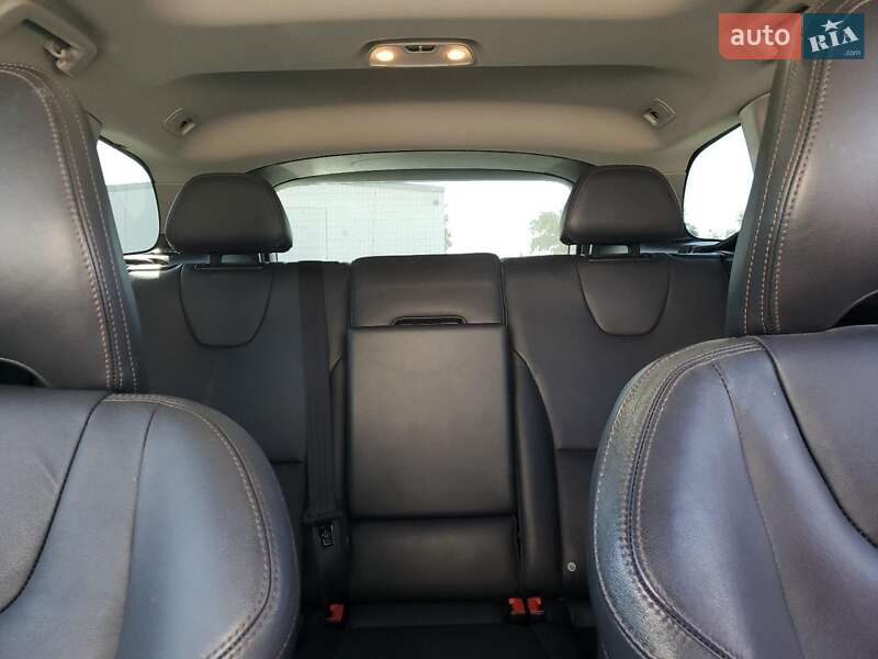 Внедорожник / Кроссовер Volvo XC60 2017 в Киеве