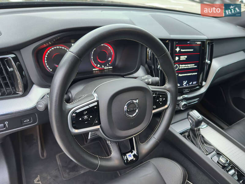 Внедорожник / Кроссовер Volvo XC60 2020 в Киеве