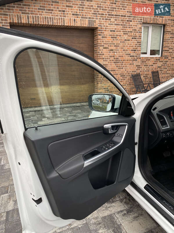 Внедорожник / Кроссовер Volvo XC60 2014 в Сарнах фото 12 Внедорожник / Кроссовер Volvo XC60 2014 в Сарнах