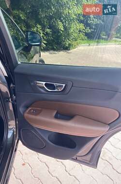 Внедорожник / Кроссовер Volvo XC60 2018 в Ровно