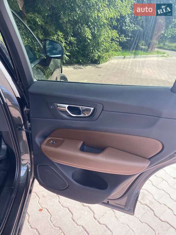 Внедорожник / Кроссовер Volvo XC60 2018 в Ровно