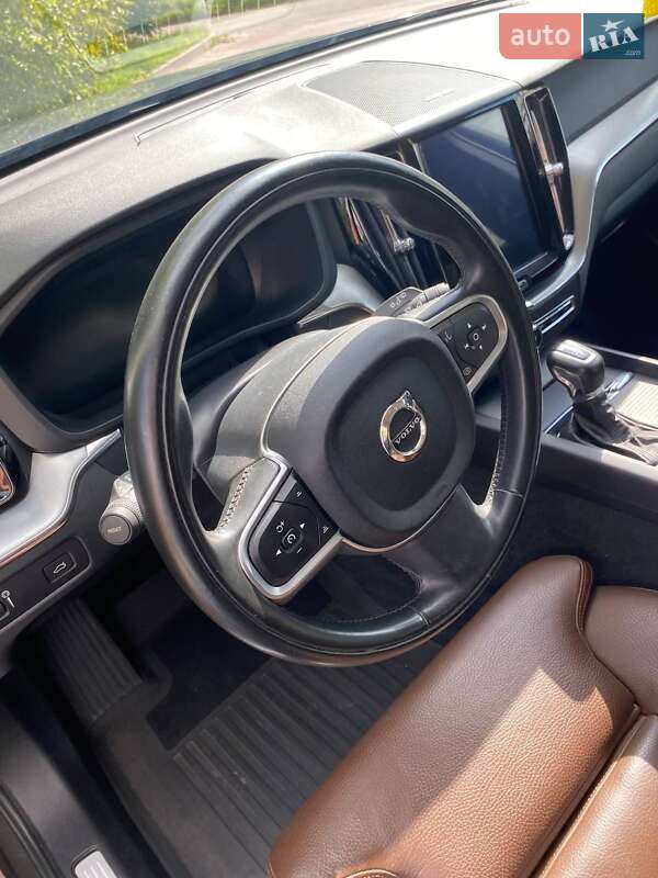 Внедорожник / Кроссовер Volvo XC60 2018 в Ровно
