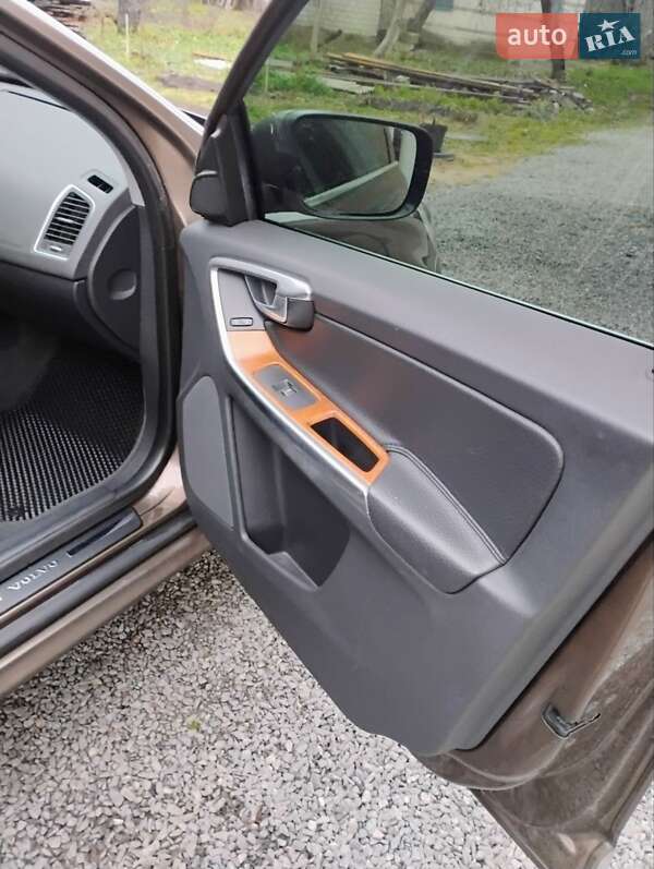 Позашляховик / Кросовер Volvo XC60 2013 в Житомирі