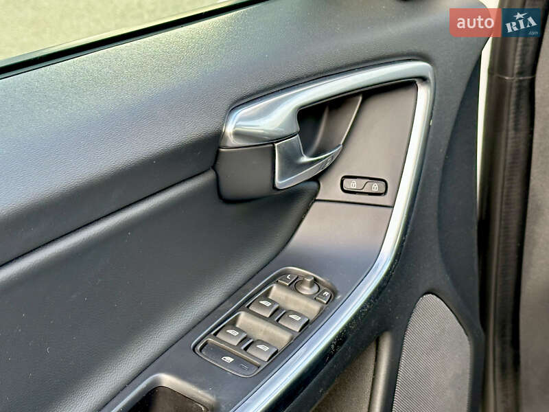 Внедорожник / Кроссовер Volvo XC60 2014 в Киеве фото 8 Внедорожник / Кроссовер Volvo XC60 2014 в Киеве