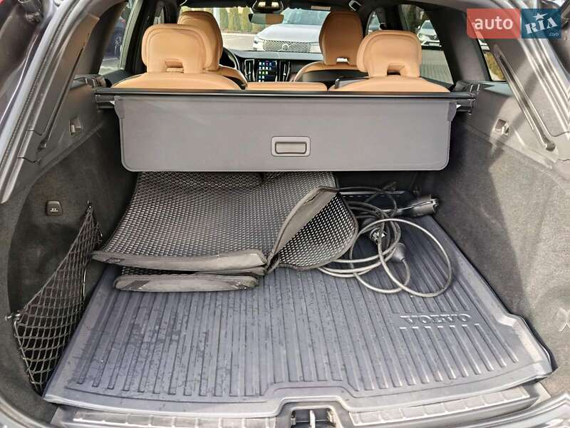 Позашляховик / Кросовер Volvo XC60 2023 в Києві