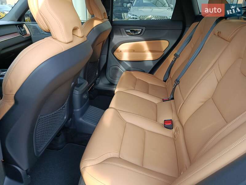 Позашляховик / Кросовер Volvo XC60 2023 в Києві