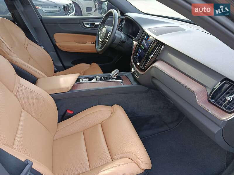 Позашляховик / Кросовер Volvo XC60 2023 в Києві