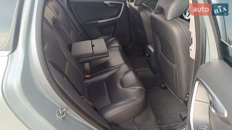 Позашляховик / Кросовер Volvo XC60 2015 в Києві