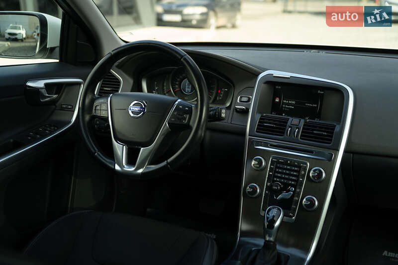 Позашляховик / Кросовер Volvo XC60 2015 в Чернівцях