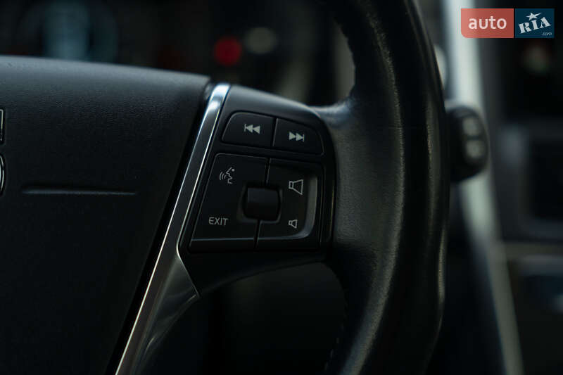 Позашляховик / Кросовер Volvo XC60 2015 в Чернівцях