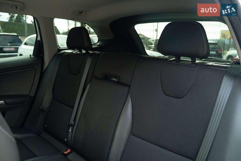 Позашляховик / Кросовер Volvo XC60 2015 в Чернівцях