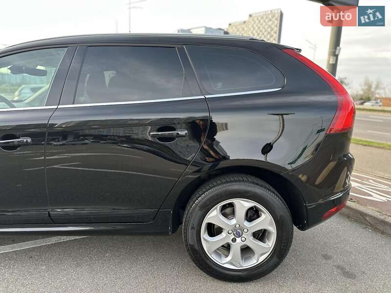 Позашляховик / Кросовер Volvo XC60 2016 в Києві