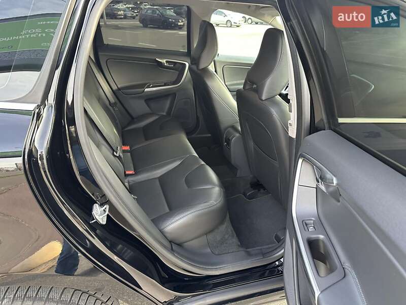 Позашляховик / Кросовер Volvo XC60 2016 в Києві