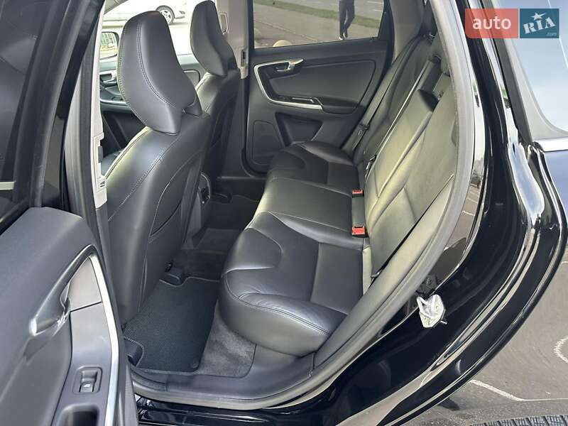 Позашляховик / Кросовер Volvo XC60 2016 в Києві