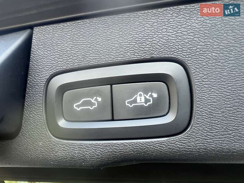 Внедорожник / Кроссовер Volvo XC60 2017 в Ровно фото 35 Внедорожник / Кроссовер Volvo XC60 2017 в Ровно