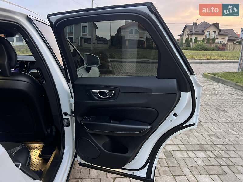 Внедорожник / Кроссовер Volvo XC60 2017 в Ровно фото 53 Внедорожник / Кроссовер Volvo XC60 2017 в Ровно