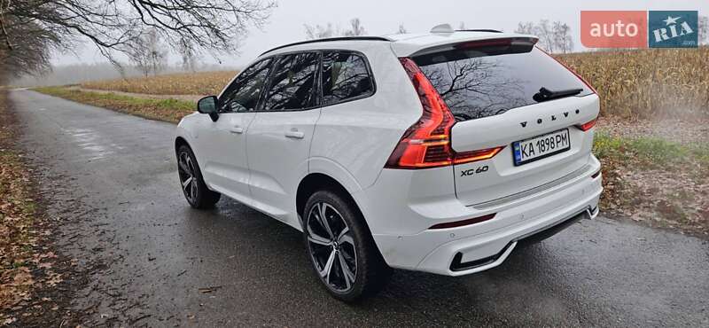 Внедорожник / Кроссовер Volvo XC60 2022 в Киеве