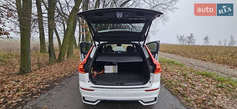 Внедорожник / Кроссовер Volvo XC60 2022 в Киеве