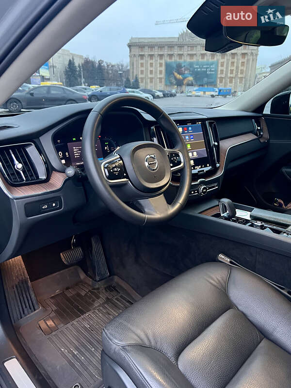 Позашляховик / Кросовер Volvo XC60 2024 в Харкові