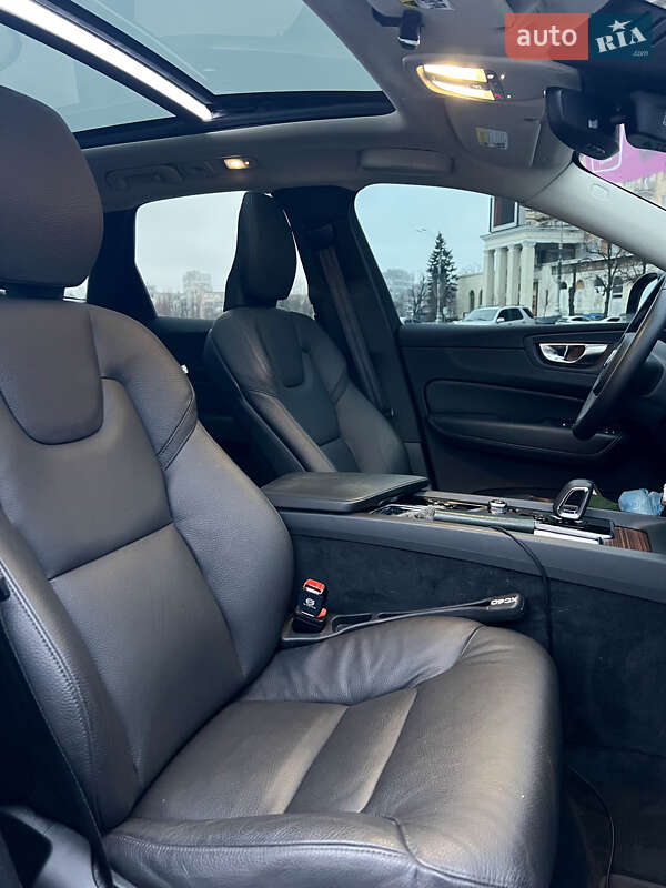 Позашляховик / Кросовер Volvo XC60 2024 в Харкові
