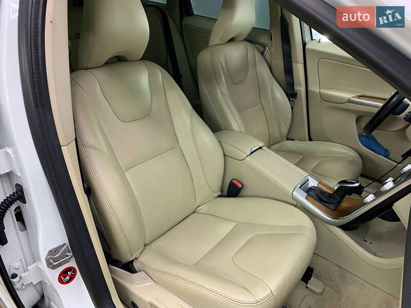 Позашляховик / Кросовер Volvo XC60 2015 в Києві фото 7 Позашляховик / Кросовер Volvo XC60 2015 в Києві