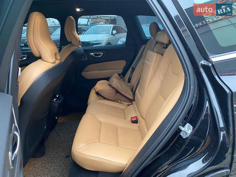 Внедорожник / Кроссовер Volvo XC60 2019 в Львове