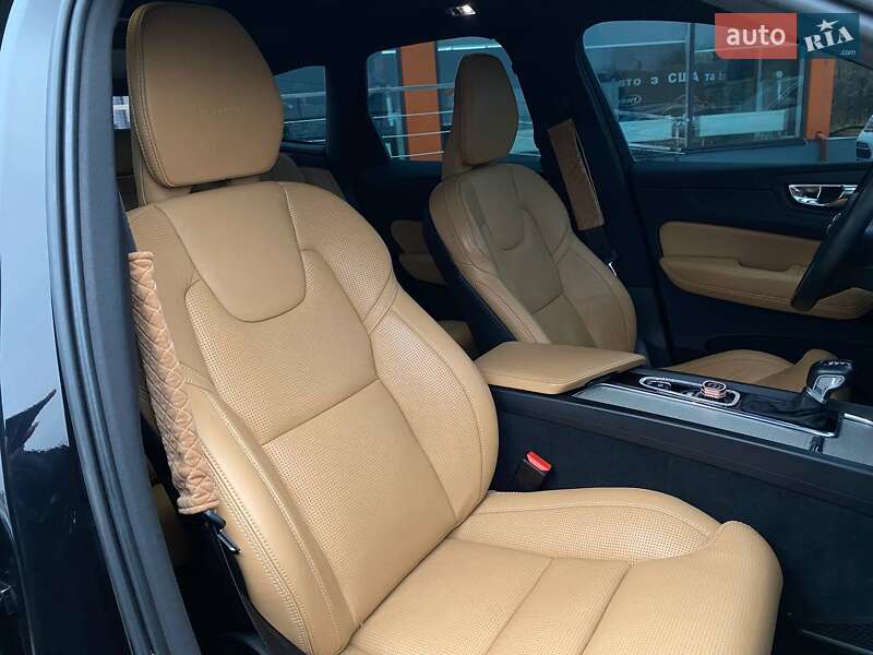 Внедорожник / Кроссовер Volvo XC60 2019 в Львове