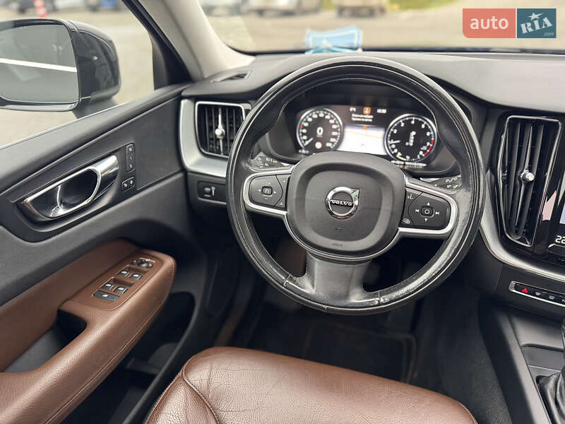 Позашляховик / Кросовер Volvo XC60 2017 в Новояворівську