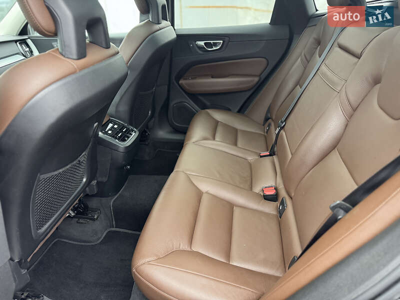 Позашляховик / Кросовер Volvo XC60 2017 в Новояворівську