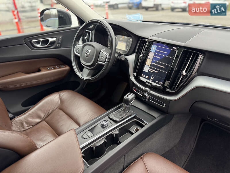 Позашляховик / Кросовер Volvo XC60 2017 в Новояворівську