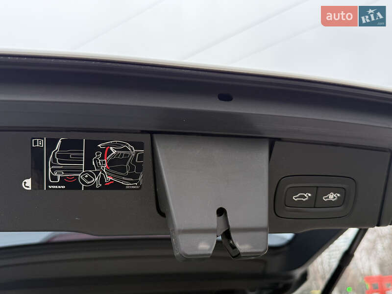 Внедорожник / Кроссовер Volvo XC60 2018 в Днепре фото 12 Внедорожник / Кроссовер Volvo XC60 2018 в Днепре