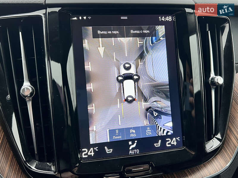 Внедорожник / Кроссовер Volvo XC60 2019 в Киеве