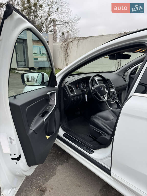 Внедорожник / Кроссовер Volvo XC60 2015 в Киеве