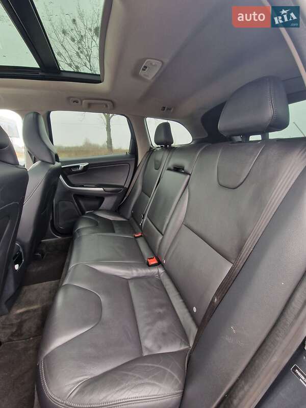 Позашляховик / Кросовер Volvo XC60 2015 в Луцьку фото 15 Позашляховик / Кросовер Volvo XC60 2015 в Луцьку