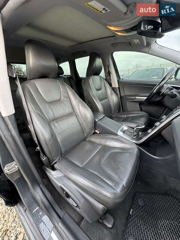 Внедорожник / Кроссовер Volvo XC60 2013 в Ивано-Франковске фото 26 Внедорожник / Кроссовер Volvo XC60 2013 в Ивано-Франковске