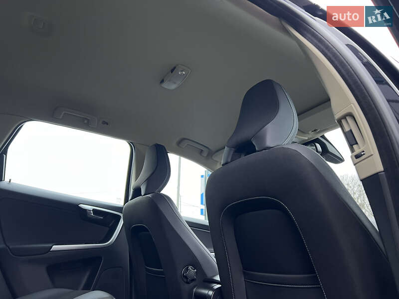 Позашляховик / Кросовер Volvo XC60 2011 в Нововолинську