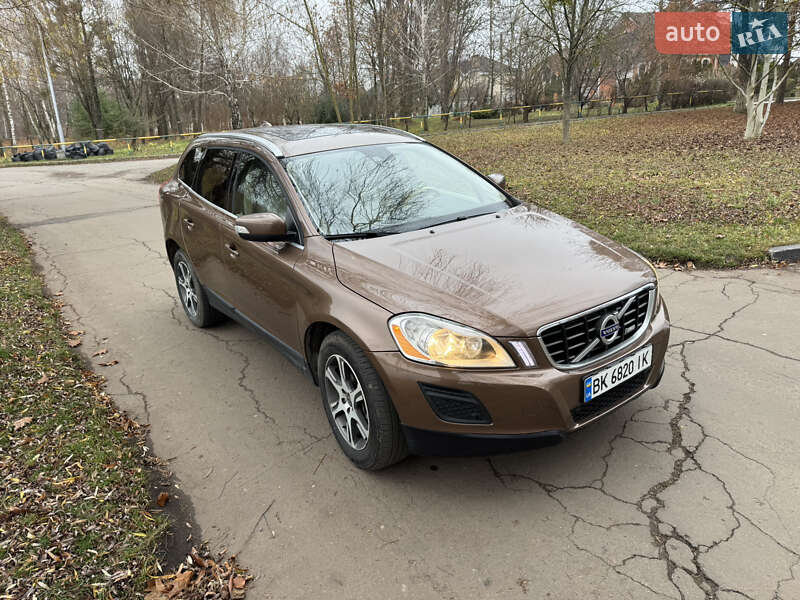 Позашляховик / Кросовер Volvo XC60 2010 в Рівному