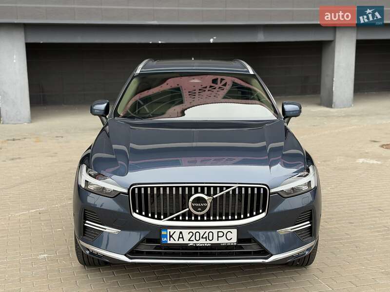 Внедорожник / Кроссовер Volvo XC60 2023 в Киеве