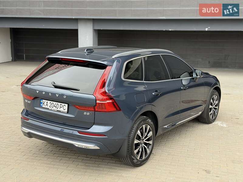 Внедорожник / Кроссовер Volvo XC60 2023 в Киеве