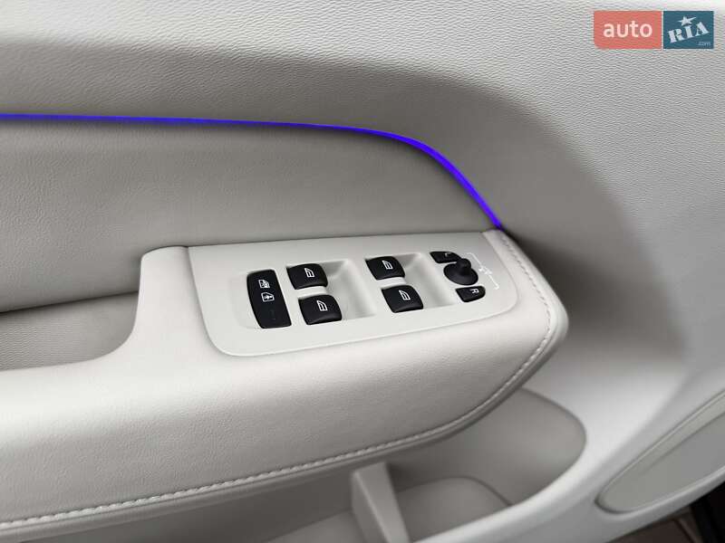 Внедорожник / Кроссовер Volvo XC60 2023 в Киеве