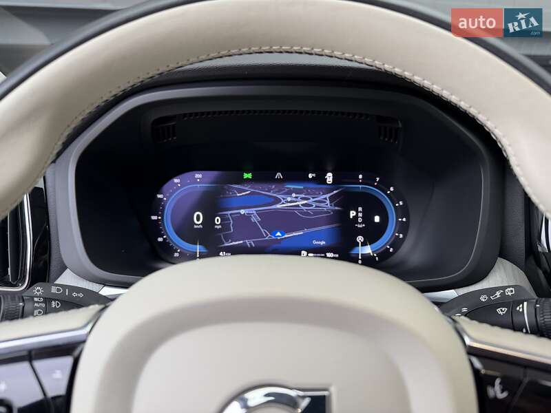 Внедорожник / Кроссовер Volvo XC60 2023 в Киеве