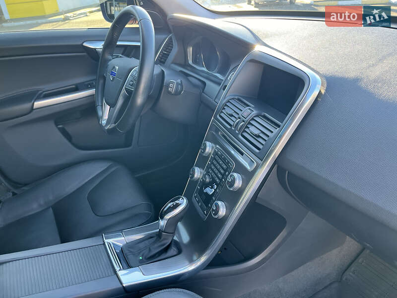 Позашляховик / Кросовер Volvo XC60 2016 в Києві фото 47 Позашляховик / Кросовер Volvo XC60 2016 в Києві