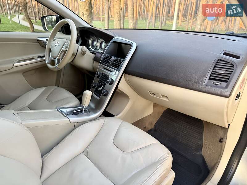 Внедорожник / Кроссовер Volvo XC60 2012 в Киеве
