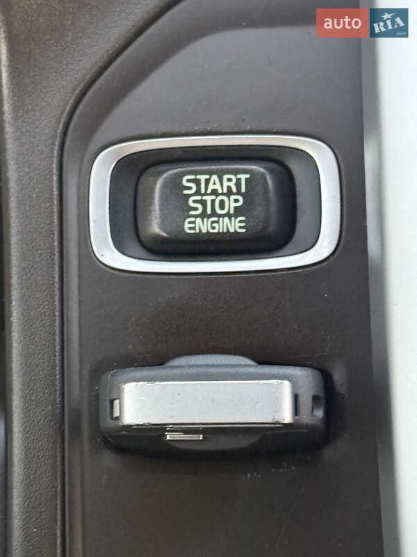 Внедорожник / Кроссовер Volvo XC60 2012 в Киеве