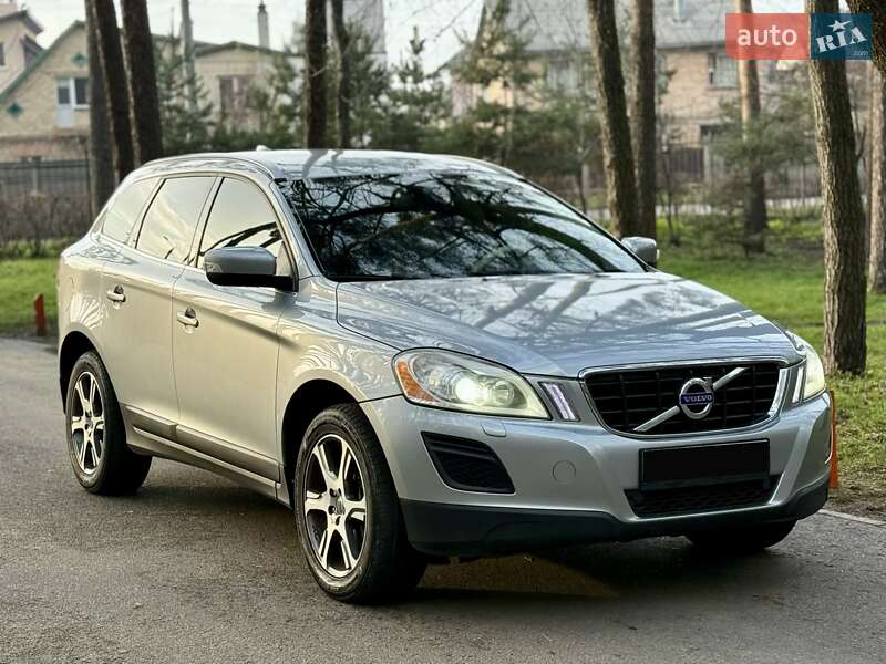 Внедорожник / Кроссовер Volvo XC60 2012 в Киеве
