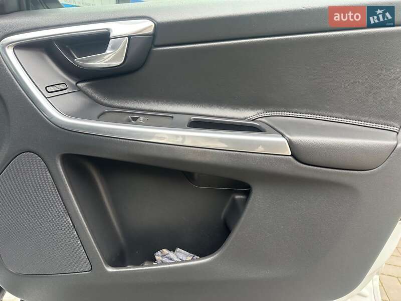 Внедорожник / Кроссовер Volvo XC60 2015 в Одессе