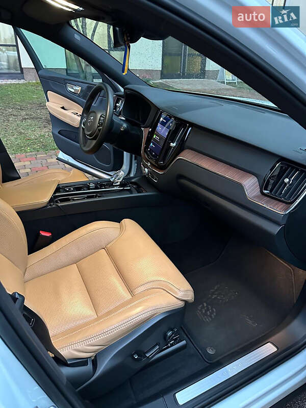 Внедорожник / Кроссовер Volvo XC60 2022 в Киеве фото 10 Внедорожник / Кроссовер Volvo XC60 2022 в Киеве