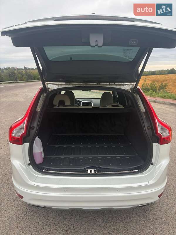 Внедорожник / Кроссовер Volvo XC60 2016 в Ровно