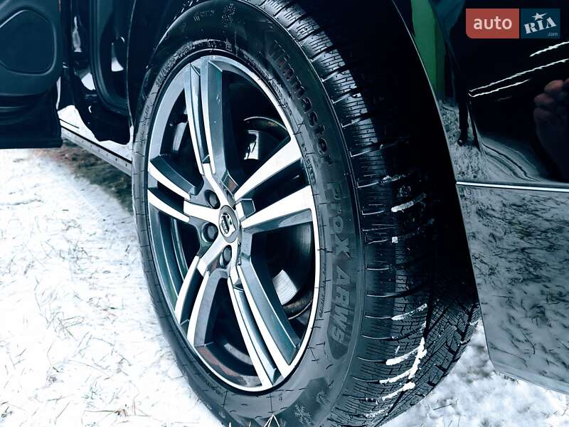 Позашляховик / Кросовер Volvo XC60 2019 в Львові